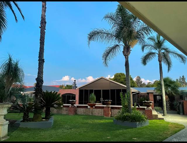 6 BEDROOM HOUSE FOR SALE IN VANDERBIJLPARK SW 5